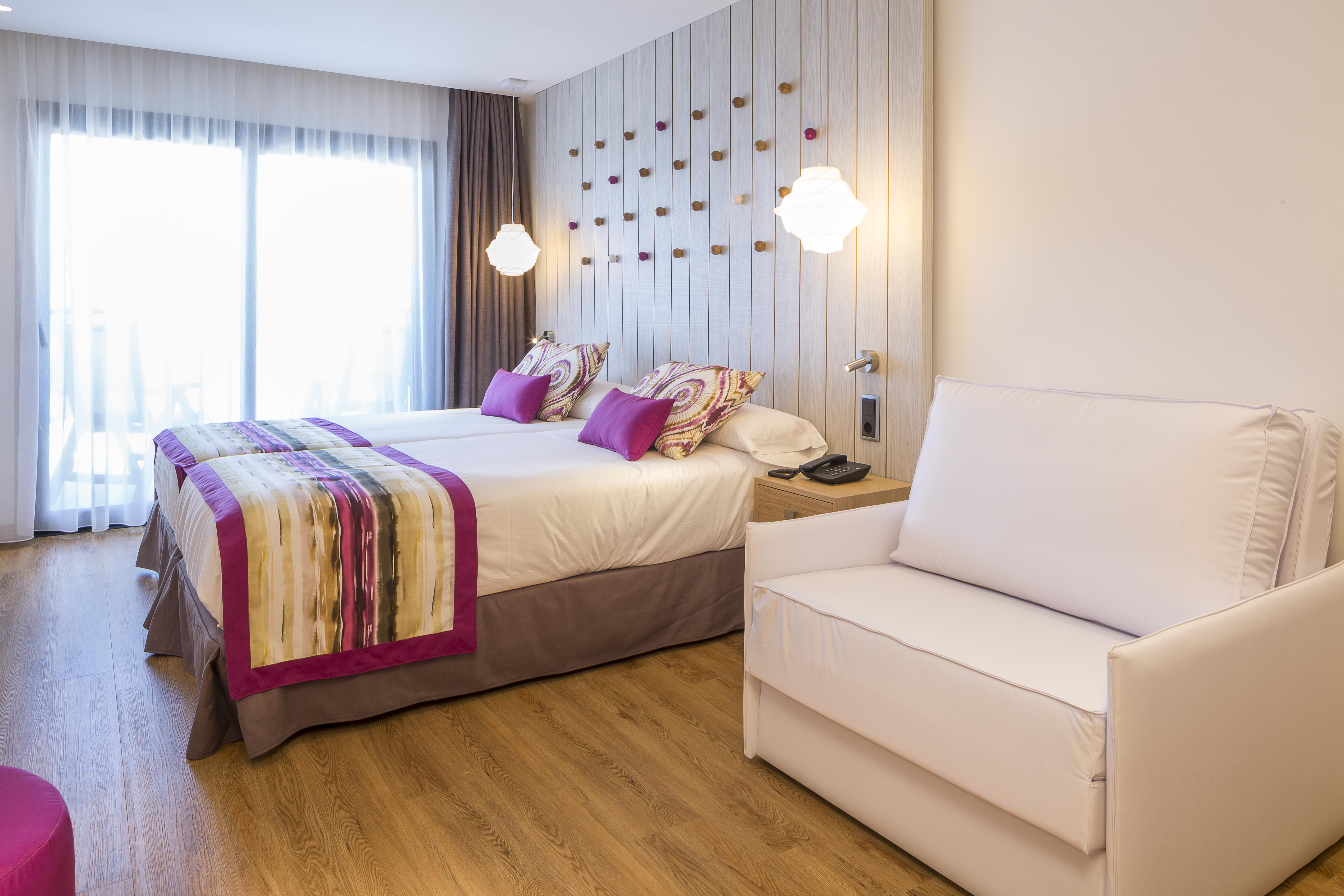 Grand Palladium White Island Resort & Spa Playa d'en Bossa Exterior photo