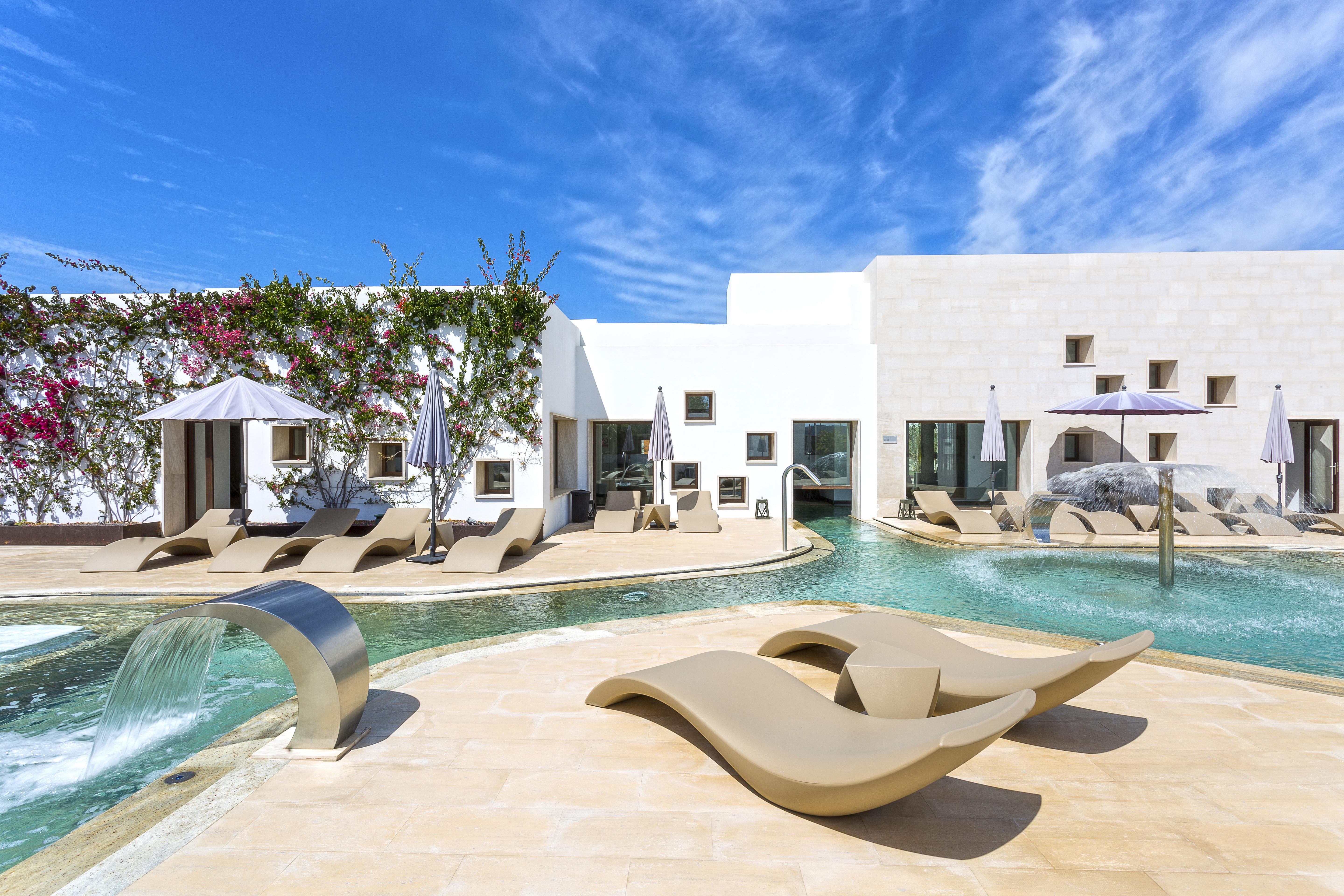 Grand Palladium White Island Resort & Spa Playa d'en Bossa Exterior photo The hotel's pool